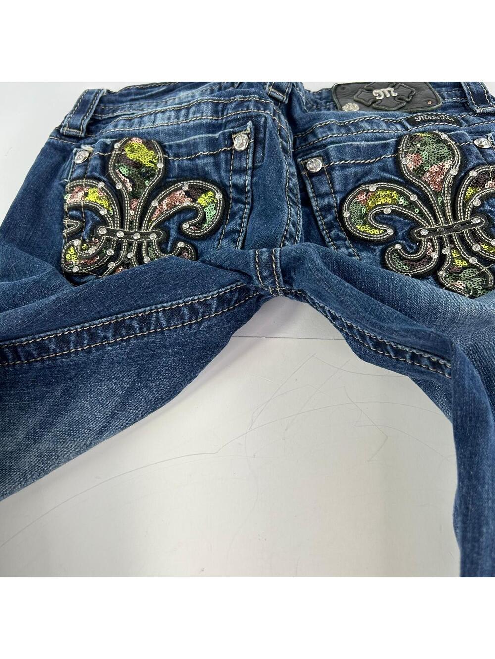 Miss Me Signature Rise Boot Jeans Sz 27 Fleur De Lis Sequin Flap Pocket Denim - Picture 4 of 11
